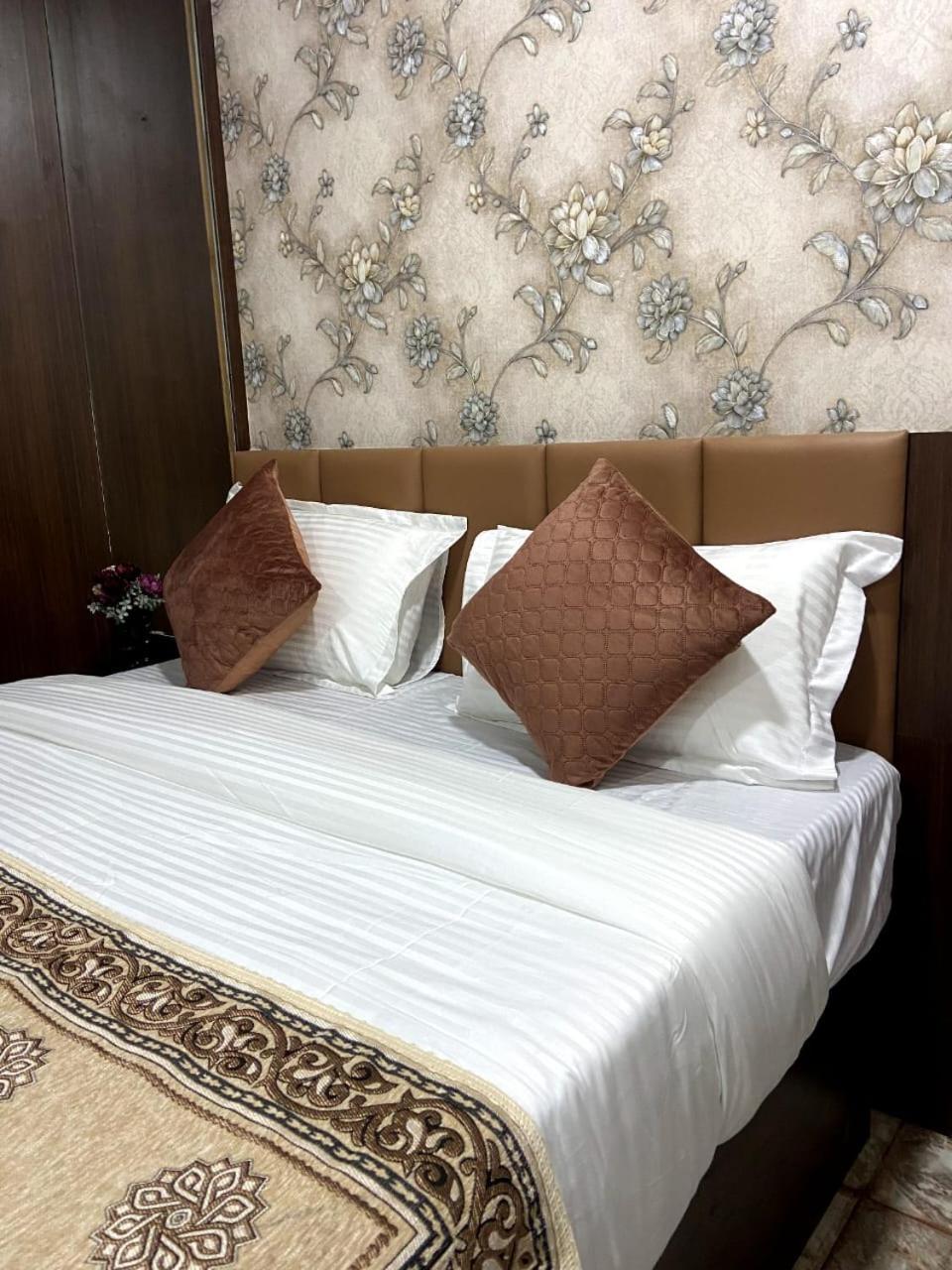 Sahyagiri Heights Bed & Breakfast มหาบาเลชวาร์ ภายนอก รูปภาพ