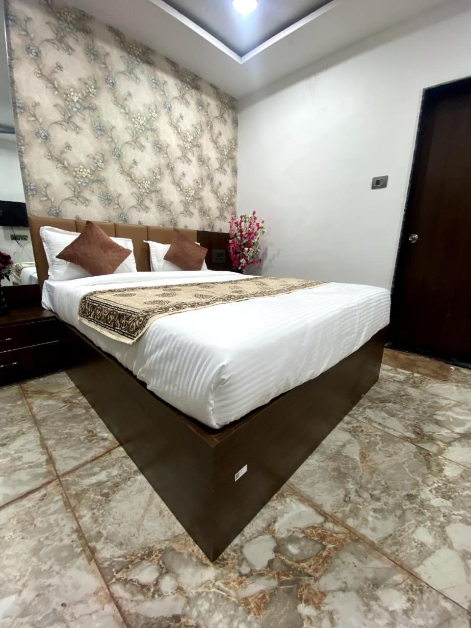 Sahyagiri Heights Bed & Breakfast มหาบาเลชวาร์ ภายนอก รูปภาพ