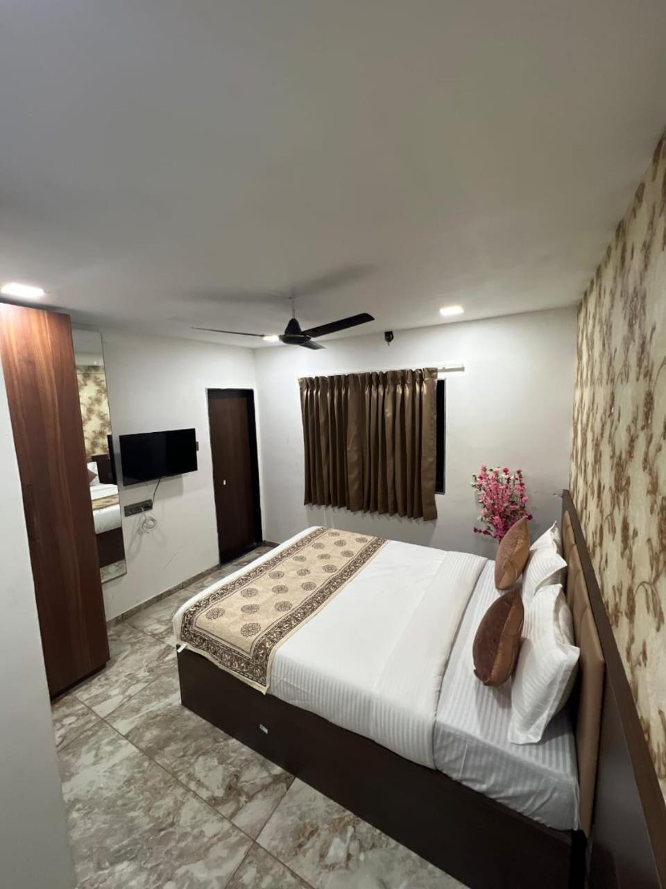 Sahyagiri Heights Bed & Breakfast มหาบาเลชวาร์ ภายนอก รูปภาพ