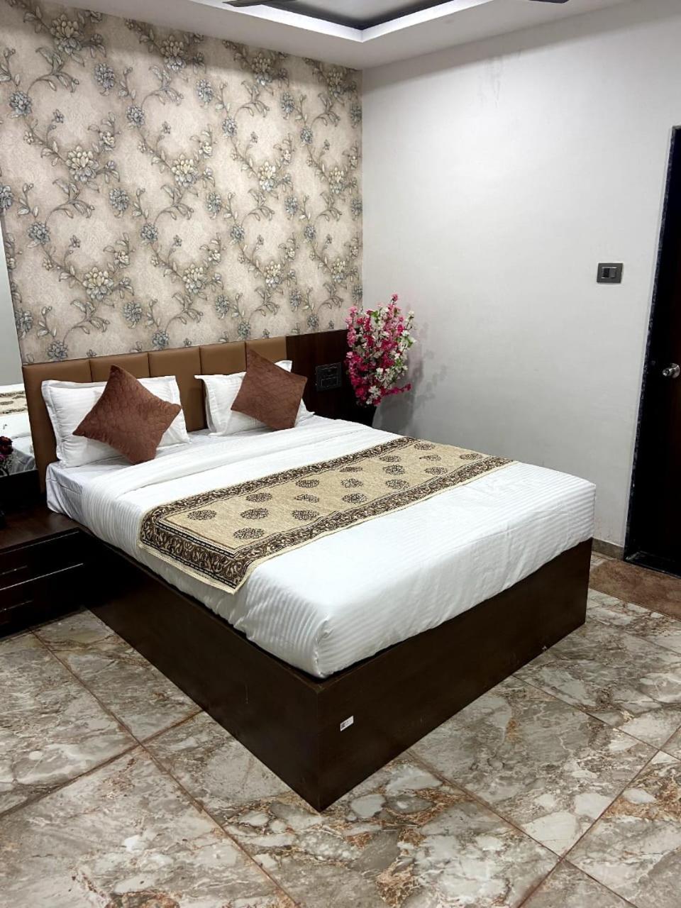 Sahyagiri Heights Bed & Breakfast มหาบาเลชวาร์ ภายนอก รูปภาพ